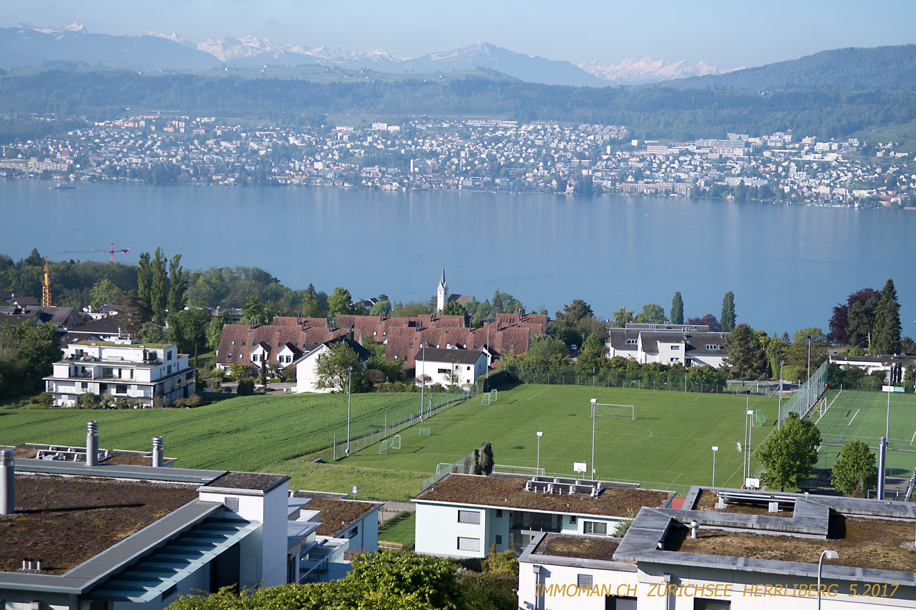 Blick über Sportanlage